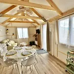 Chalet Berck-plage - Location Saisonniere Tiny House Insolite - 4 Hebergements Atypiques Avec Terrasse Privee, Proche Mer, Parking Prive Et Gratuit, Ideal Weekend Romantique, En Famille Ou Groupe *