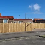 Berck-plage - Location Saisonniere Tiny House Insolite - 4 Hebergements Atypiques Avec Terrasse Privee, Proche Mer, Parking Prive Et Gratuit, Ideal Weekend Romantique, En Famille Ou Groupe Chalet