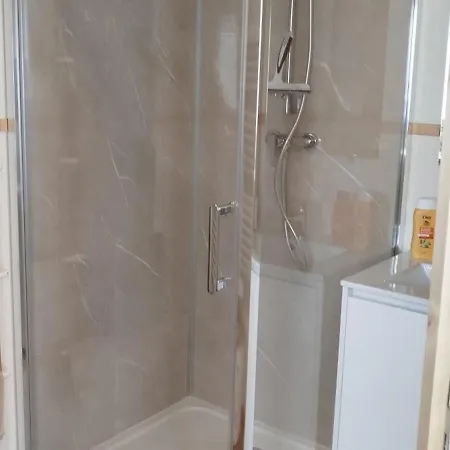 Berck-plage - 4 Hebergements Insolites Tiny House De 2 A 18 Personnes 샬레