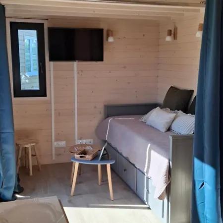 Berck-plage - 4 Hebergements Insolites Tiny House De 2 A 18 Personnes 샬레