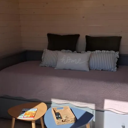 Berck-plage - 4 Hebergements Insolites Tiny House De 2 A 18 Personnes 샬레 *