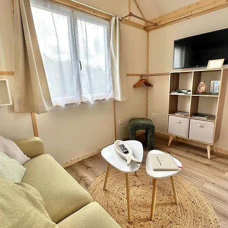 Chalet Berck-plage - Location Saisonniere Tiny House Insolite - 4 Hebergements Atypiques Avec Terrasse Privee, Proche Mer, Parking Prive Et Gratuit, Ideal Weekend Romantique, En Famille Ou Groupe
